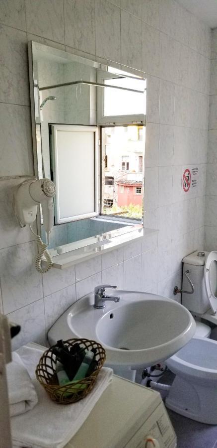 Spacious And Cozy Apartment - Ajia Apartment Tirana Exterior foto