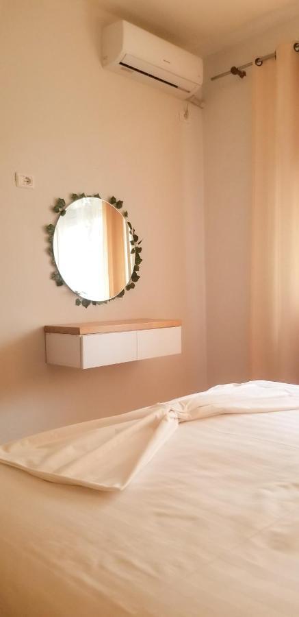 Spacious And Cozy Apartment - Ajia Apartment Tirana Exterior foto