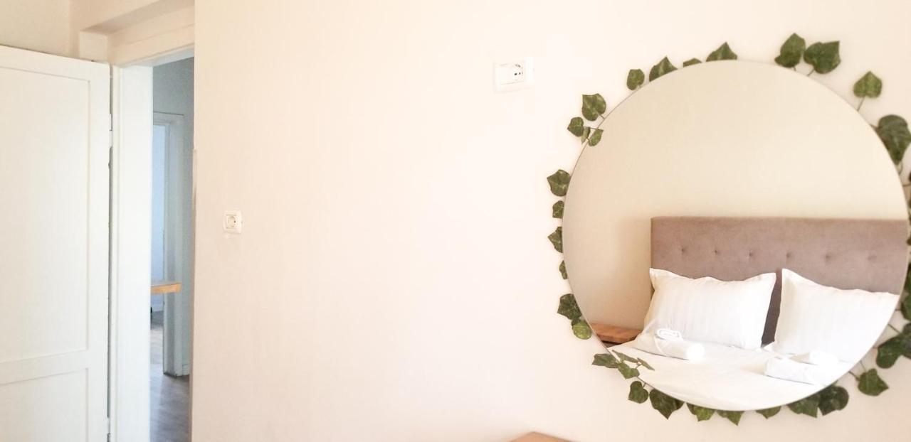 Spacious And Cozy Apartment - Ajia Apartment Tirana Exterior foto
